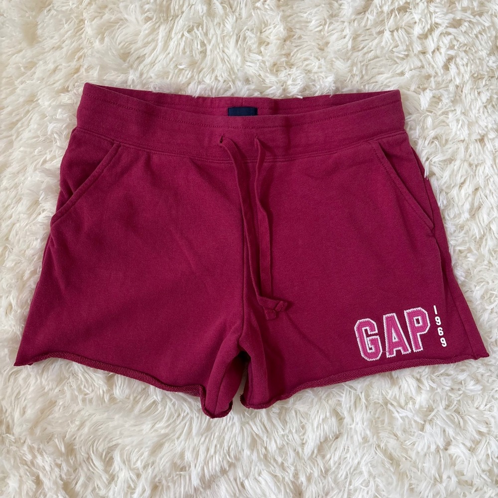Gap 1969 Magenta Pink Fleece Lounge Shorts XS Embroidered Logo Raw Hem Pockets
